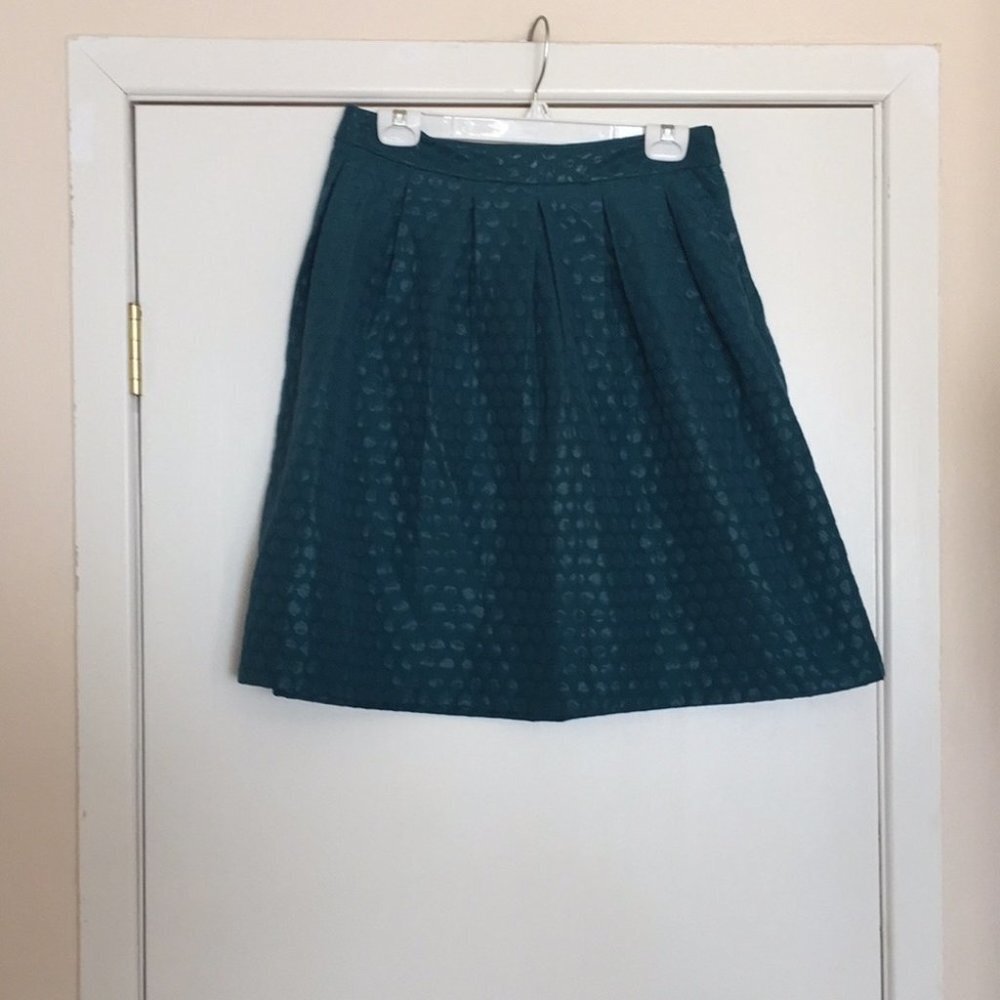 10 Elle Skirt‎
